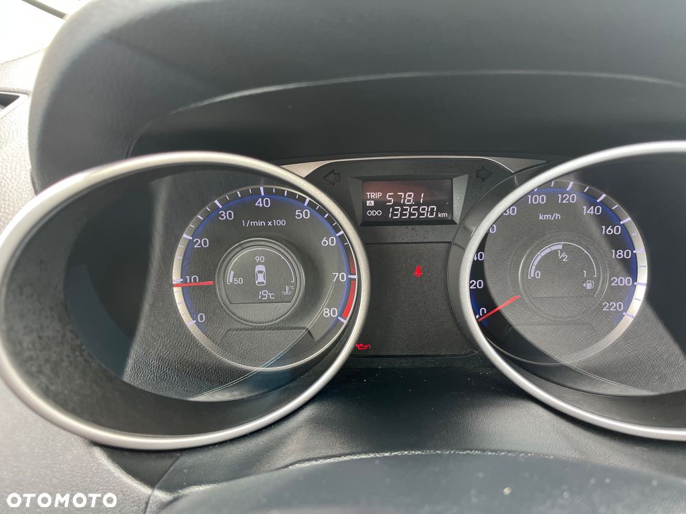 Hyundai ix35 1.6 2WD Fifa World Cup Edition - 35