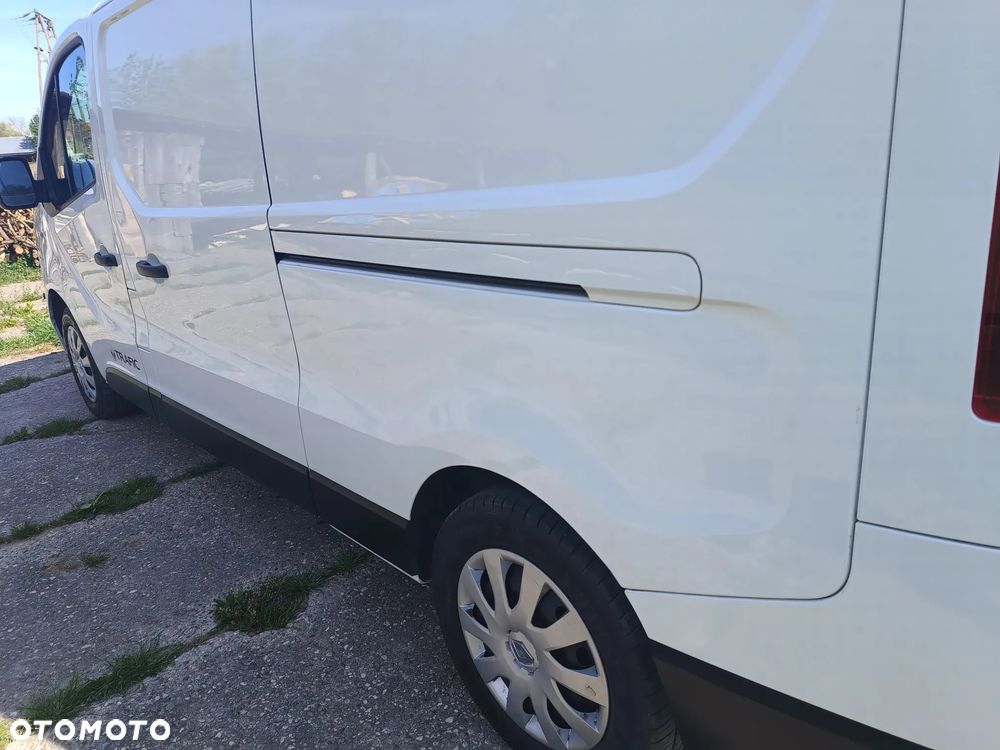 Renault Trafic L2H1 1.6 diesel 145kM 2018rok WEBASTO, CZUJNIKI PARKOWANIA, HAK, NIEWIELKI PRZEBIEG stan BDB, BEZWPADKOWY! - 14