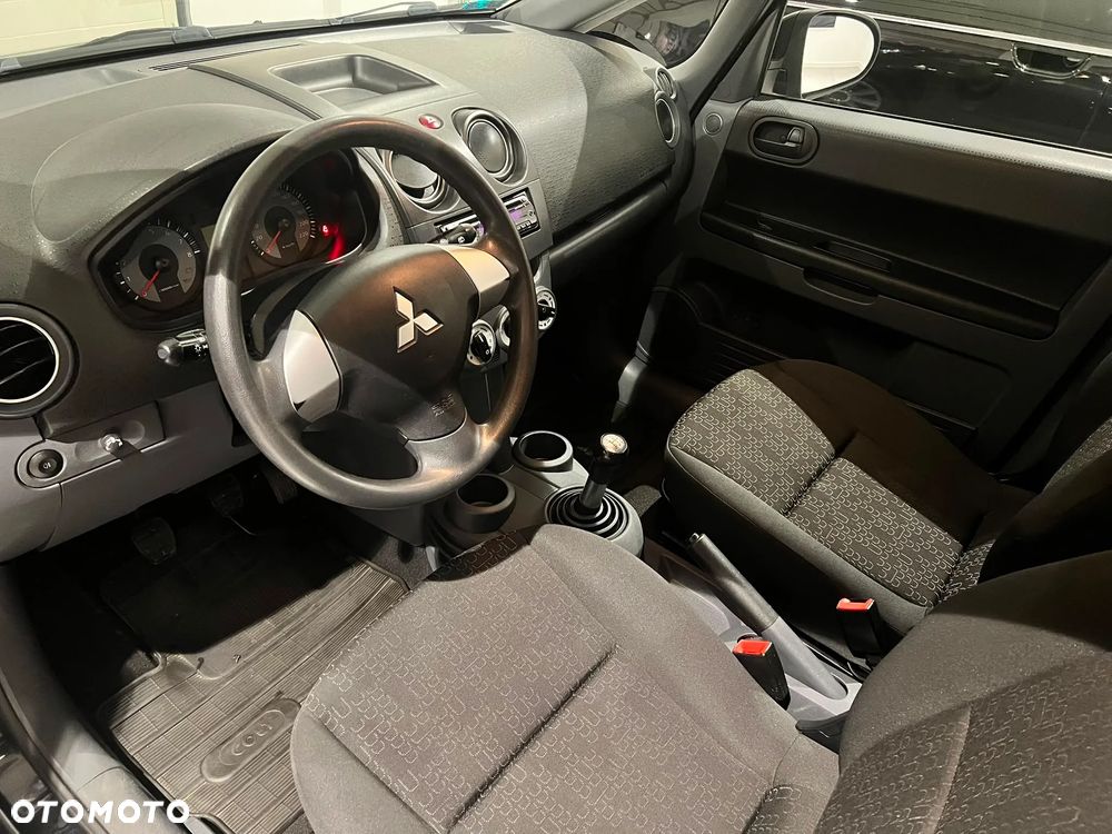 Mitsubishi Colt - 12