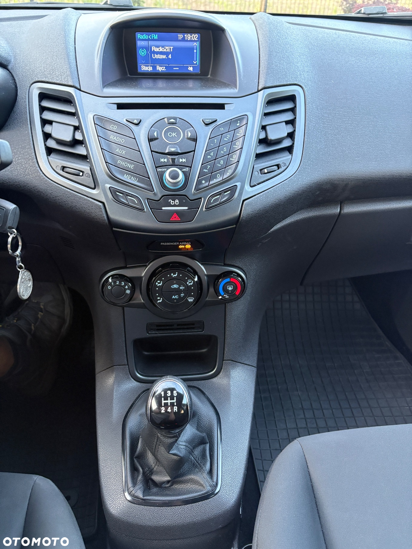 Ford Fiesta 1.5 TDCi Ambiente - 14