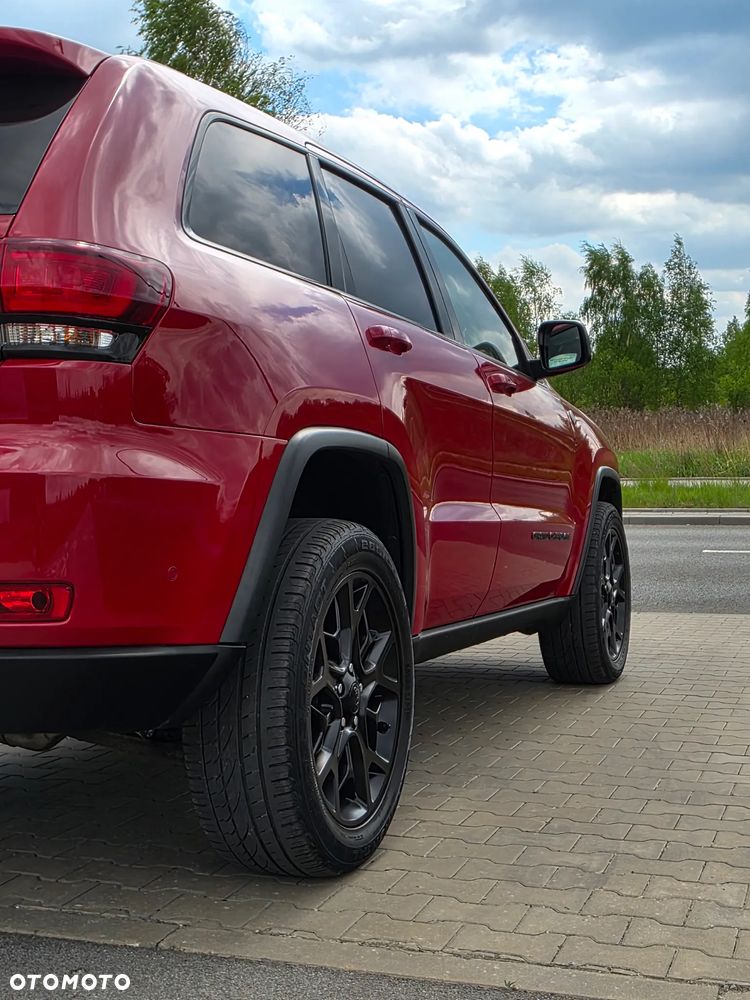 Jeep Grand Cherokee - 15