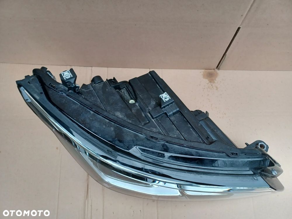 Lampa przednia prawa LED VW Golf VIII 8 oryg 5H1 - 2