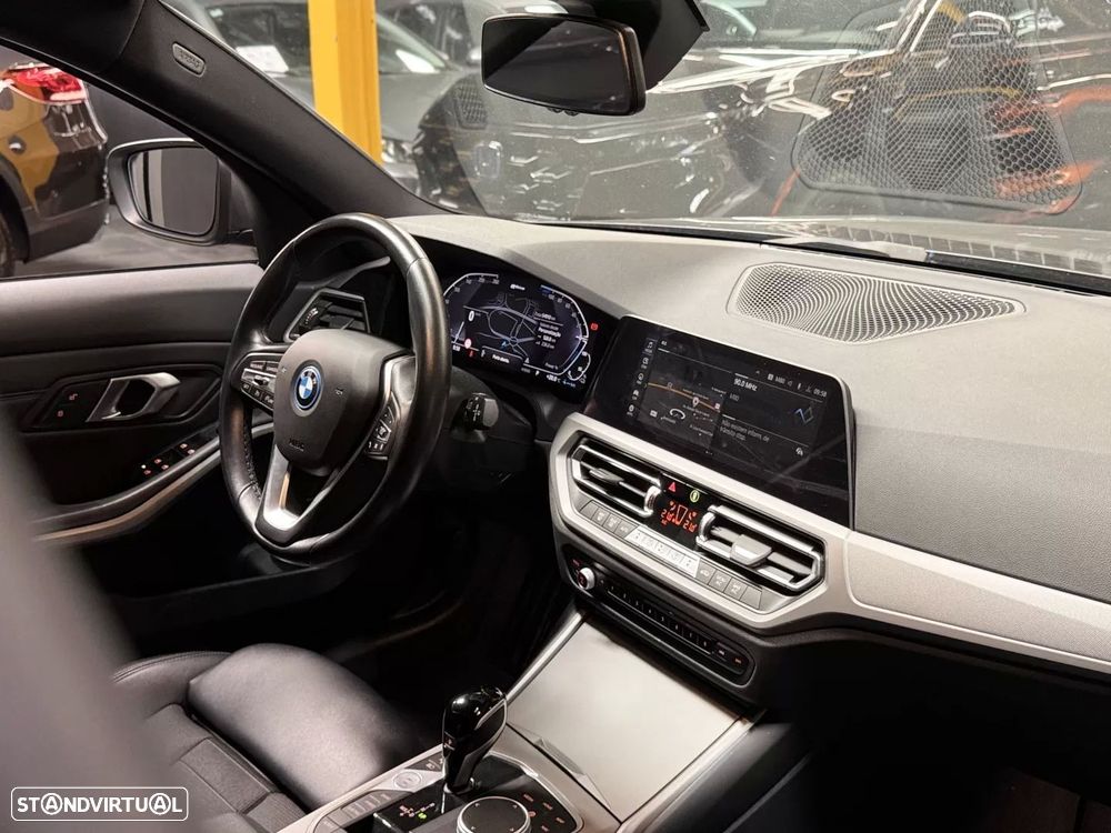 BMW 320 e Line Sport Auto - 27