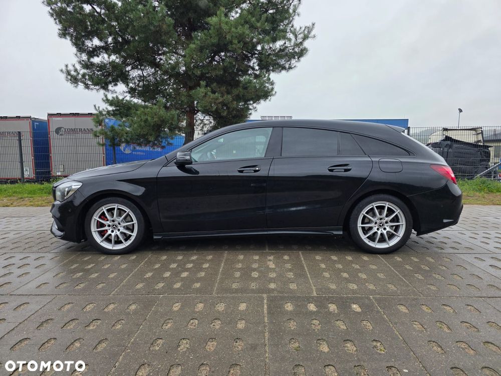 Mercedes-Benz CLA 220 4-Matic AMG Line - 11