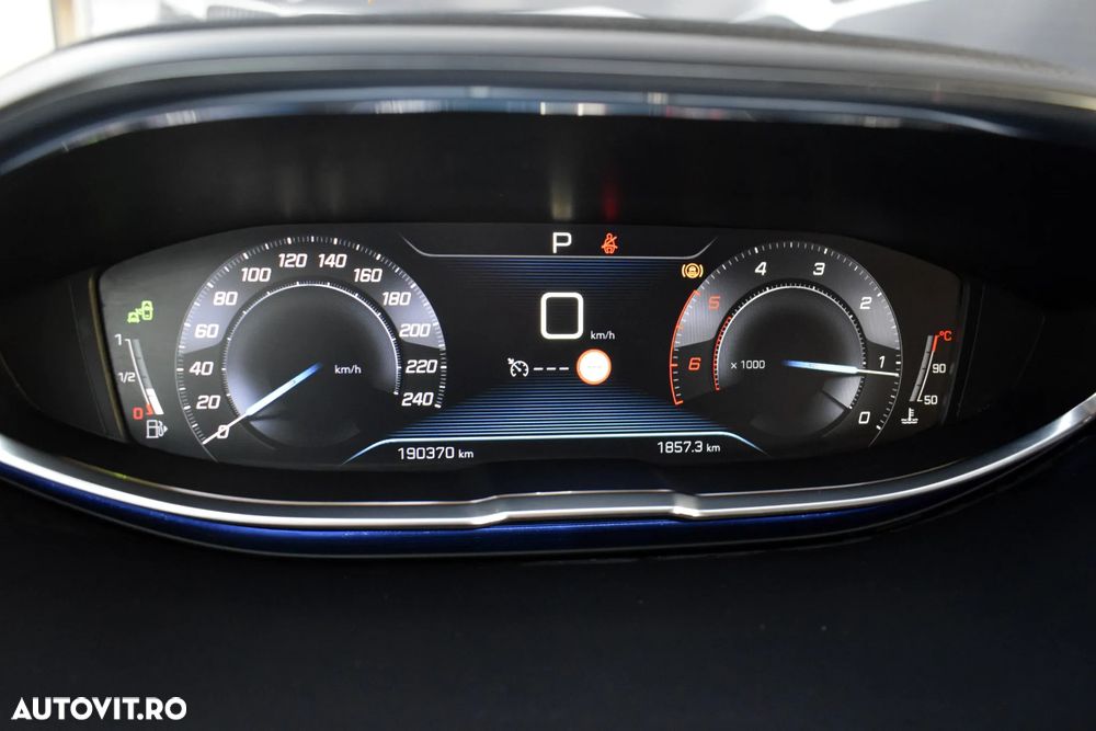 Peugeot 3008 BlueHDi 130 Stop & Start EAT8 Allure - 17