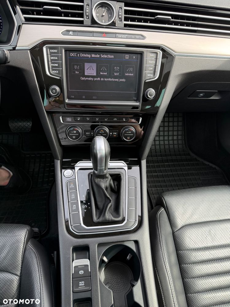 Volkswagen Passat - 34