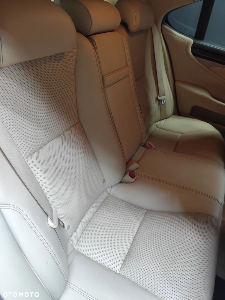 Lexus LS - 29