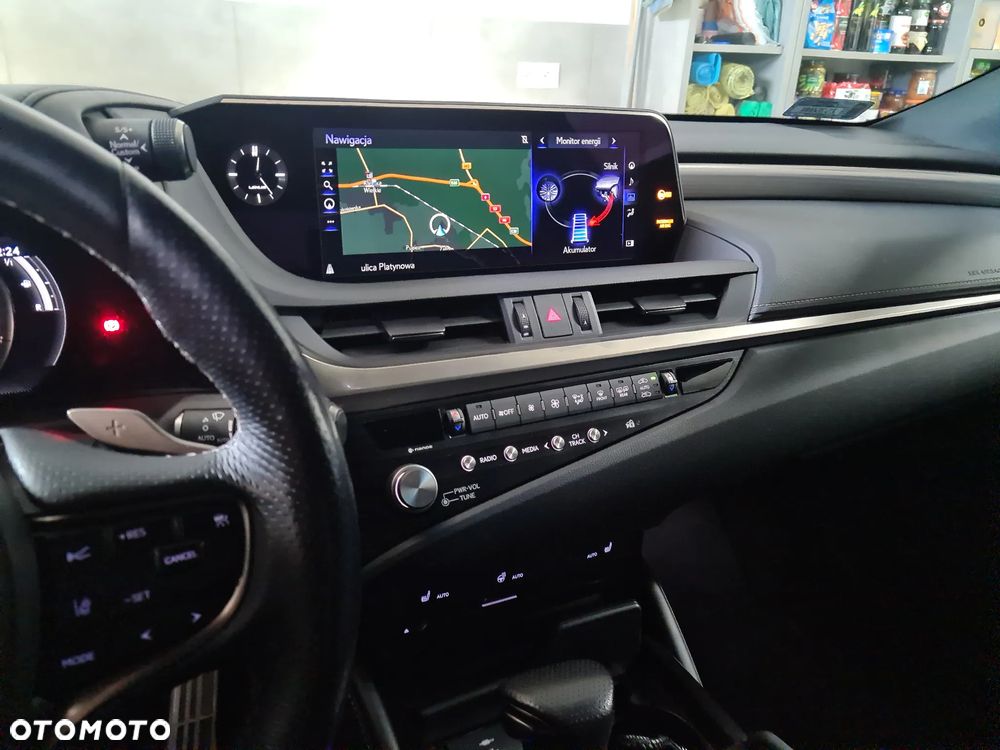 Lexus ES 300h F Sport Edition - 9