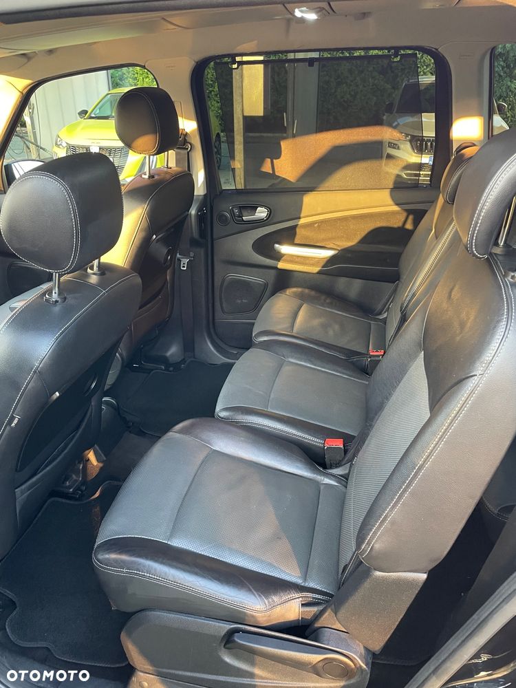 Ford Galaxy 2.0 TDCi Ghia - 11