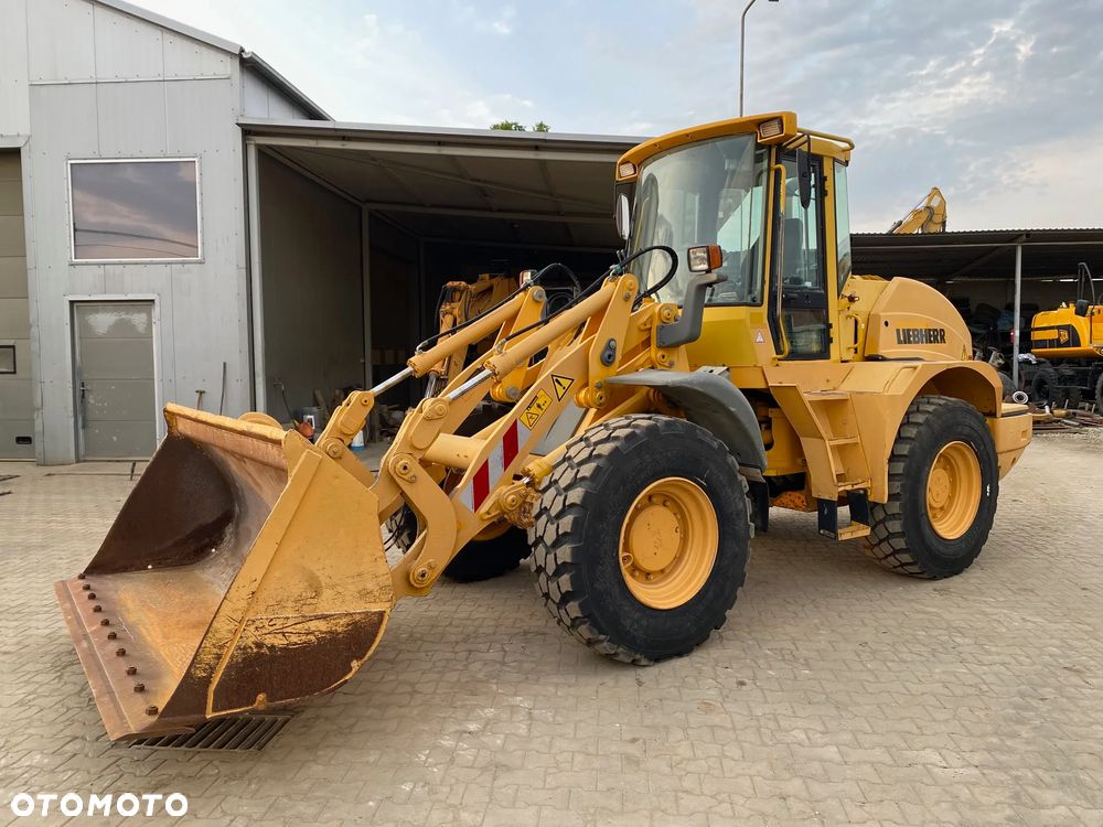 Liebherr L524, ŁYŻKA + WIDŁY, SZYBKOZŁĄCZE, Z NIEMIEC, WZOROWO UTRZYMANA - 1