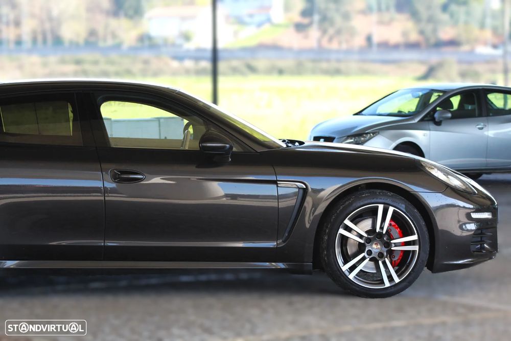 Porsche Panamera Platinum Edition - 6