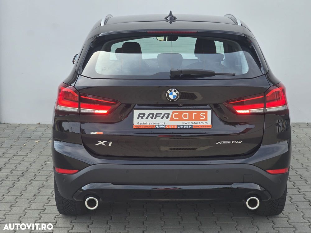 BMW X1 xDrive20i AT - 27