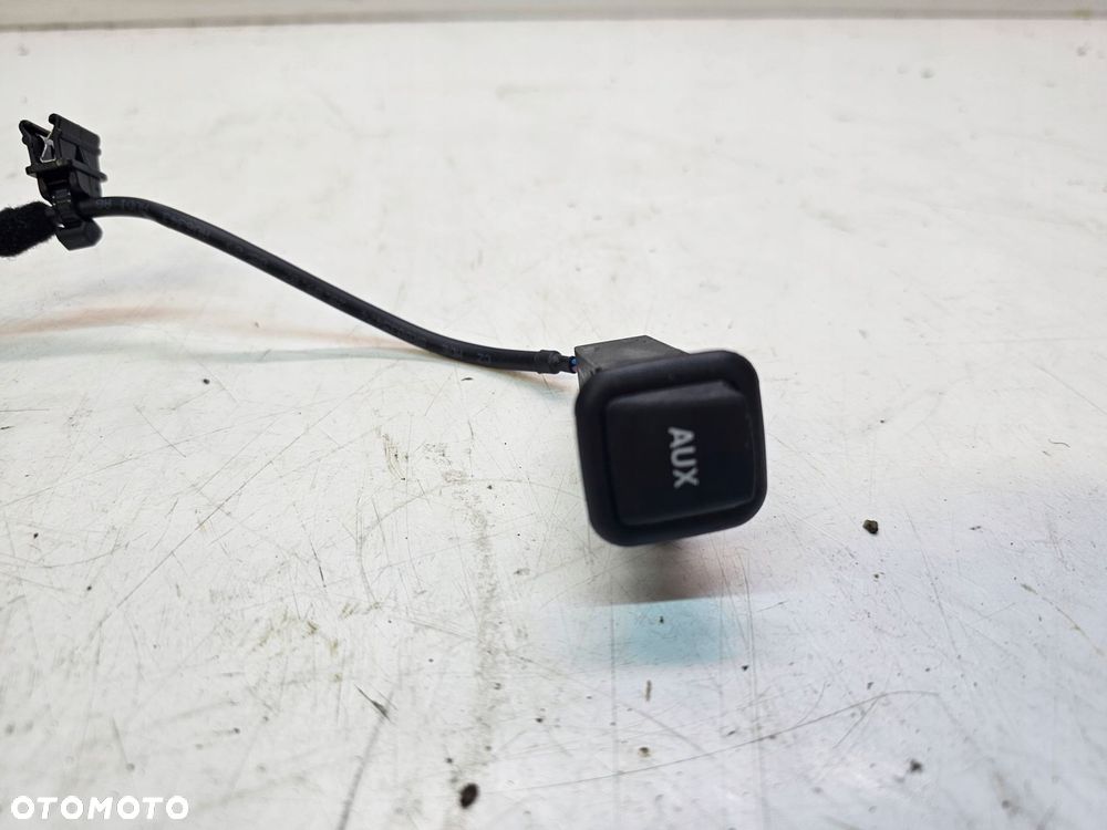 WEJŚCIE GNIAZDO AUX AUDI Q5 8R 8R0035474 - 2