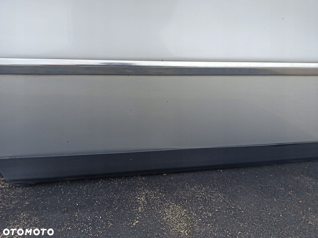 Drzwi prawy tył kompletne VW PASSAT B6 KOMBI LA7W - 9
