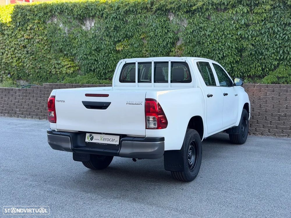 Toyota Hilux 2.4 D-4D CD 5L - 6