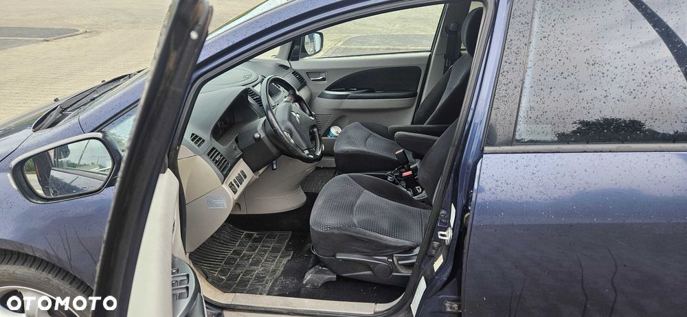 Mitsubishi Grandis - 3