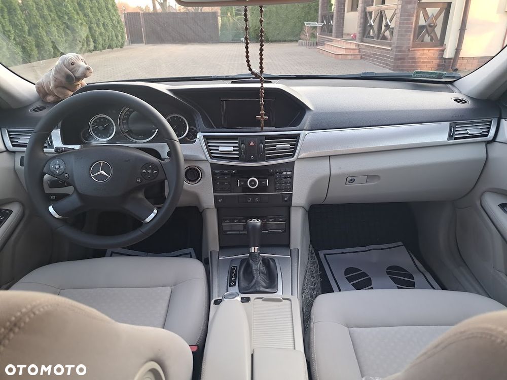 Mercedes-Benz Klasa E 250 CGI BlueEffICIENCY Avantgarde - 6