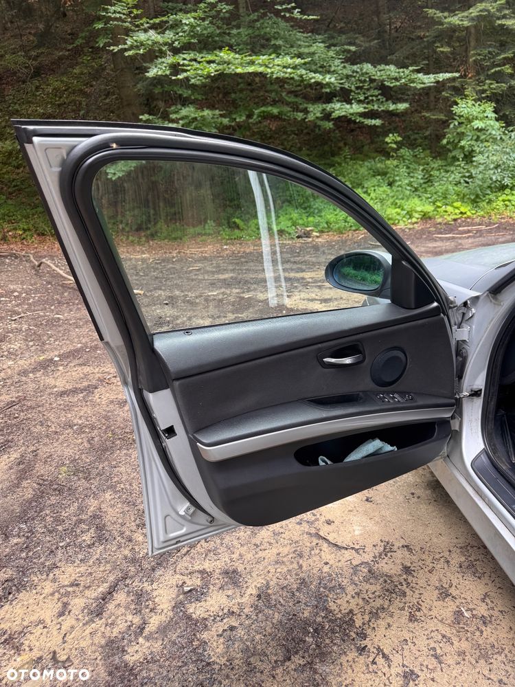 BMW Seria 3 320i - 15