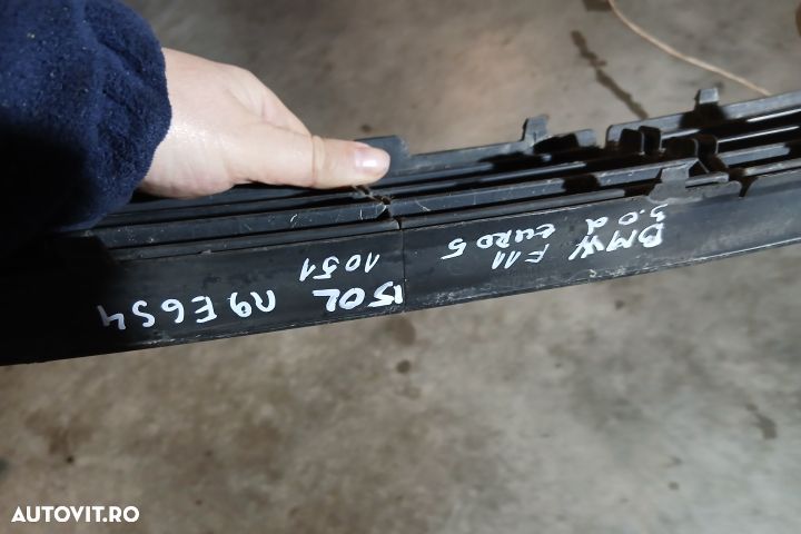 Grila bara fata centru 400866 400866 BMW Seria 5 F11 [2009 - 2013] To - 4