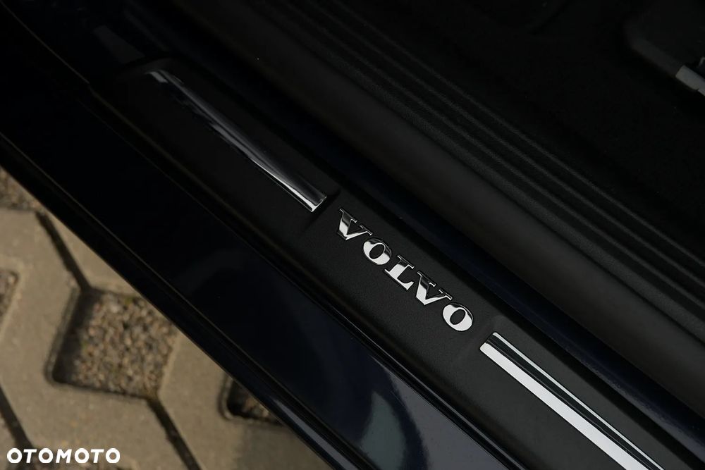 Volvo V40 D3 Drive-E Momentum - 28