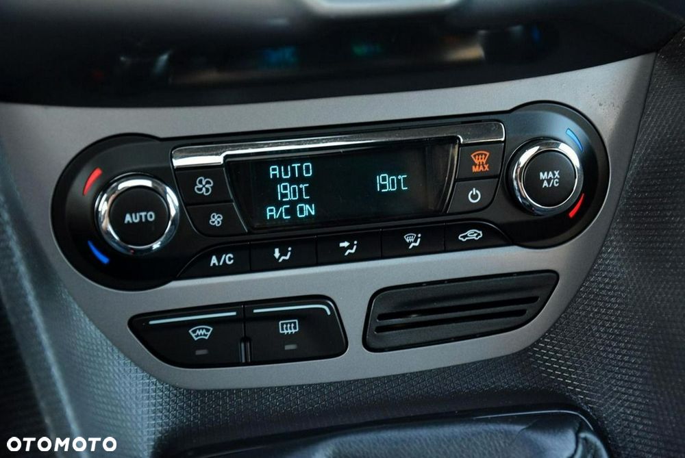 Ford Tourneo Connect Grand - 26