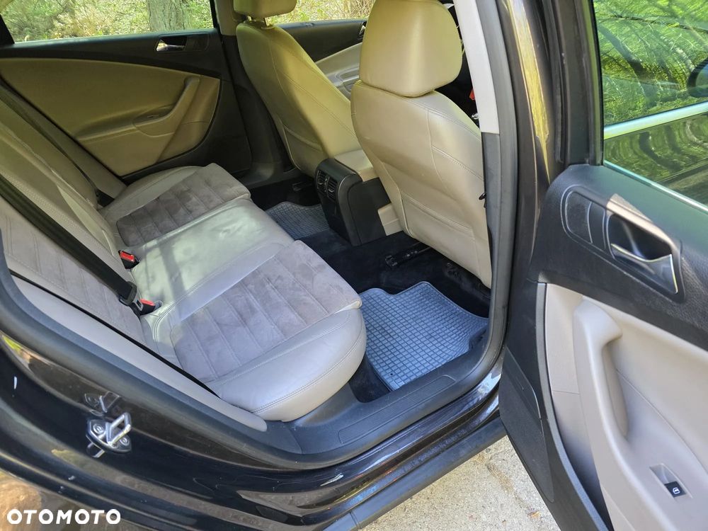 Volkswagen Passat 2.0 TDI 4Mot Highline - 10