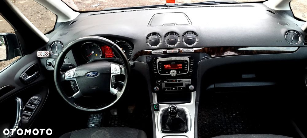 Ford Galaxy 2.0 Ghia - 13