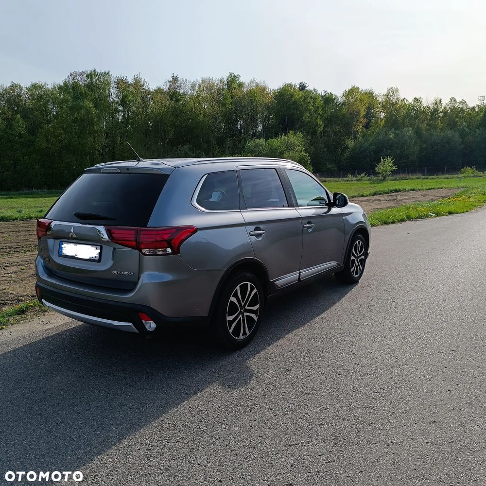 Mitsubishi Outlander 2.0 2WD - 4