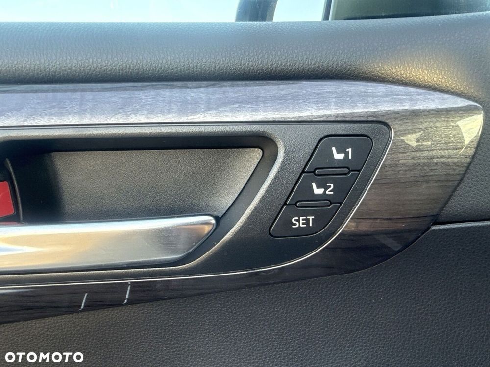 Toyota Highlander 2.5 Hybrid Executive - 26
