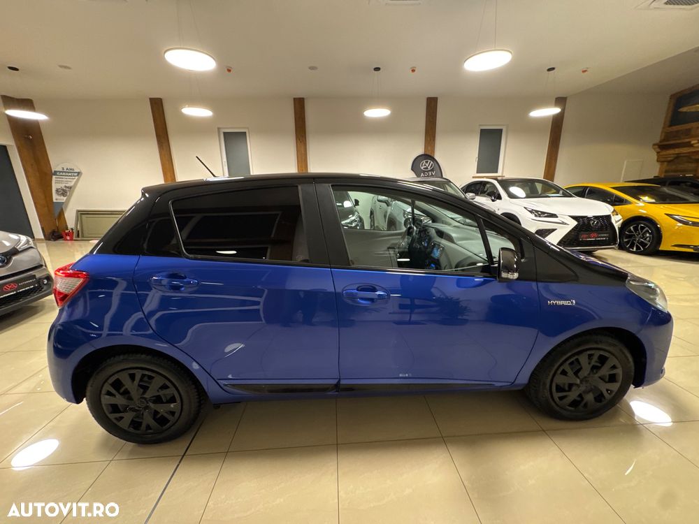 Toyota Yaris 1.5 VVT-i HSD Bi-Tone R&B - 6