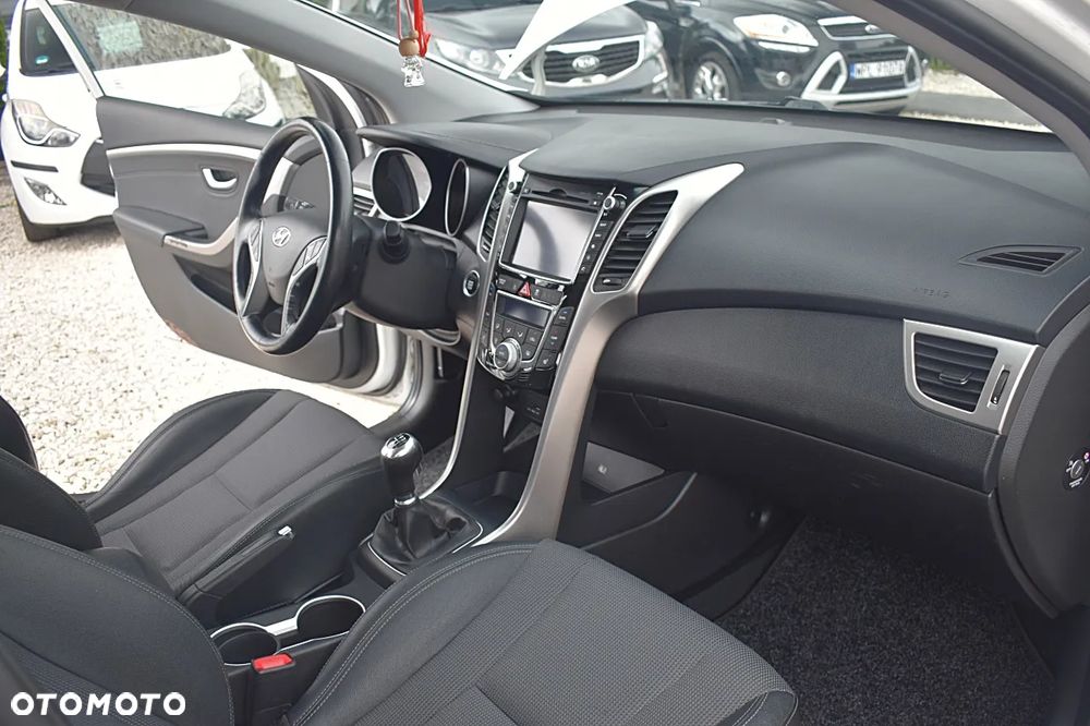 Hyundai i30 i30cw 1.6 CRDi Fifa World Cup Edition - 22