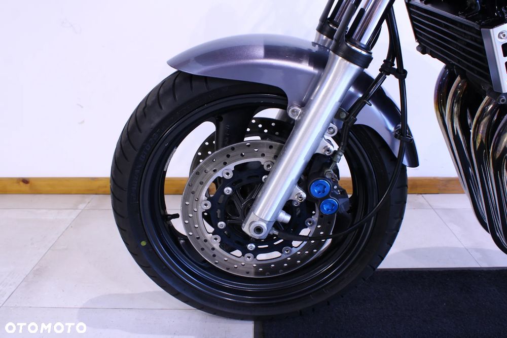 Yamaha XJR - 27