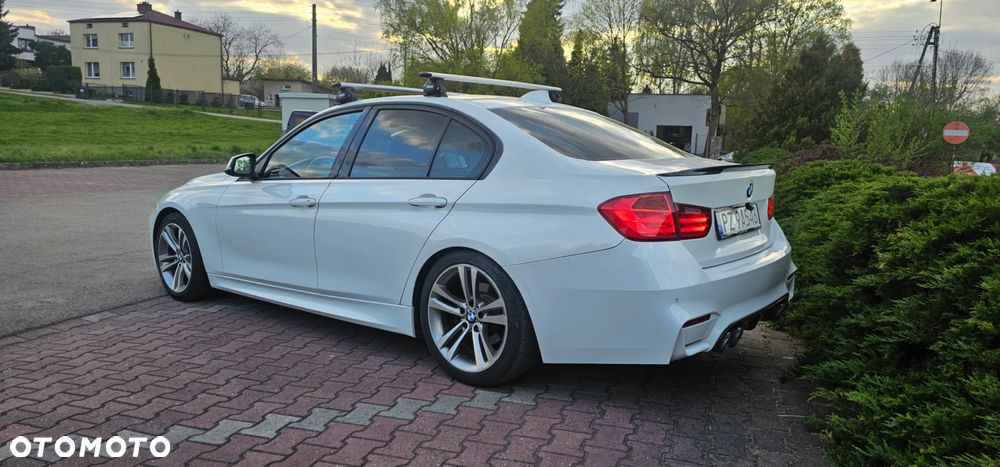 BMW Seria 3 320d Sport Line - 12