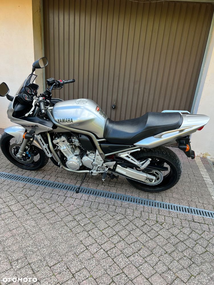 Yamaha FZS - 23