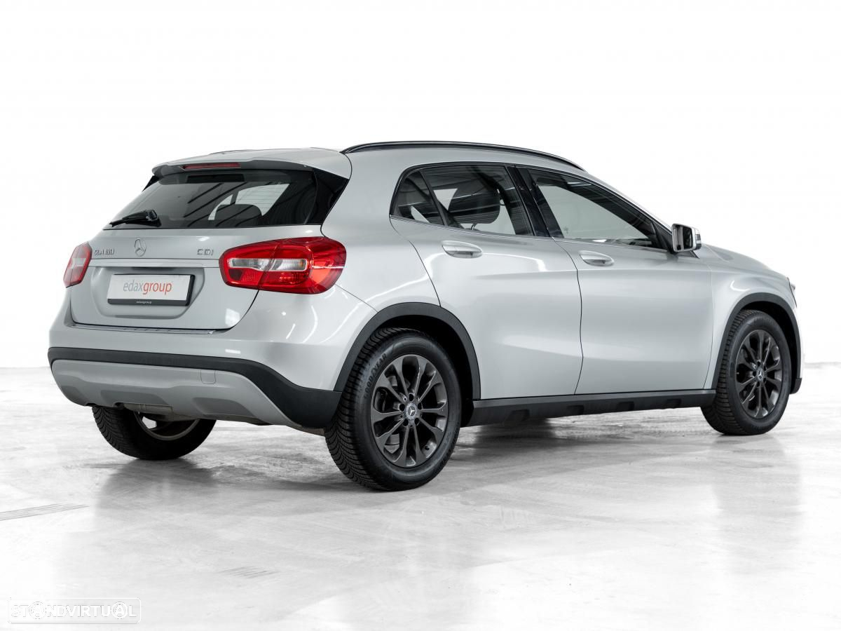 Mercedes-Benz GLA 180 - 3