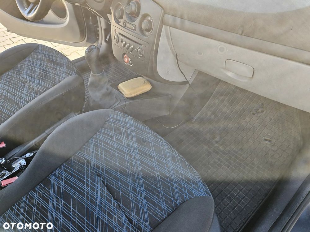 Renault Clio 1.4 16V Authentique - 13