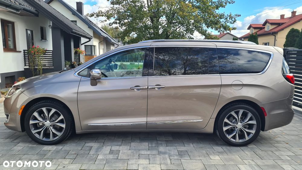 Chrysler Pacifica - 7