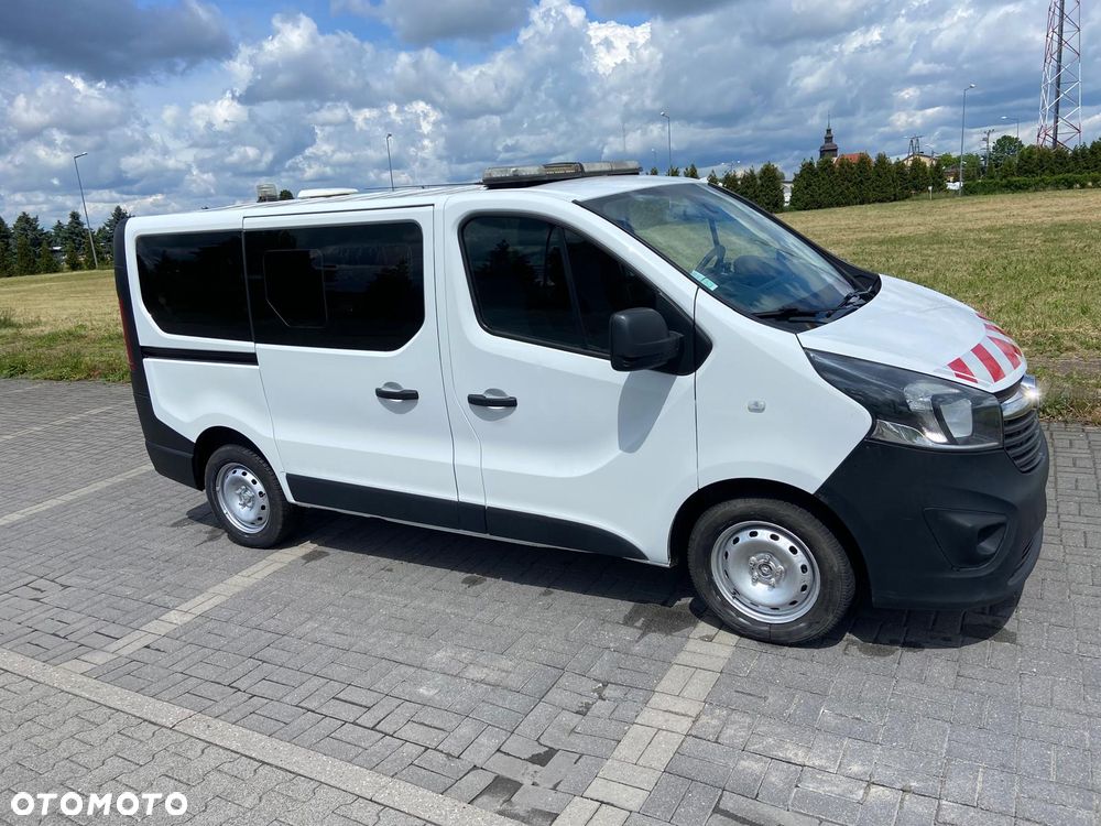 Opel Ambulans Karetka vivaro - 4