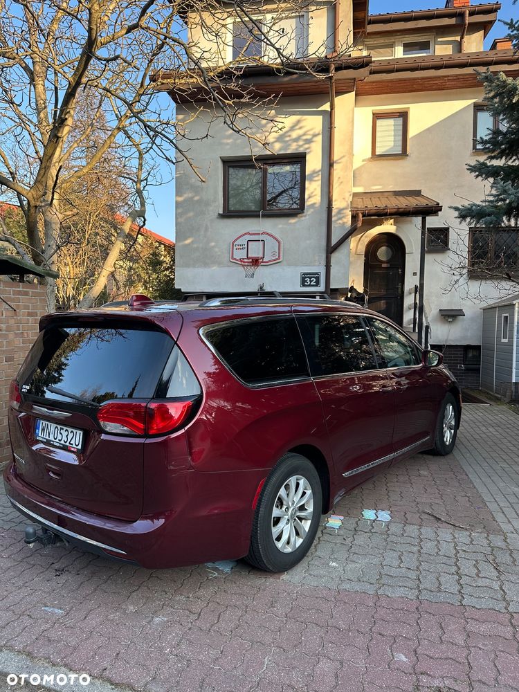 Chrysler Pacifica - 5