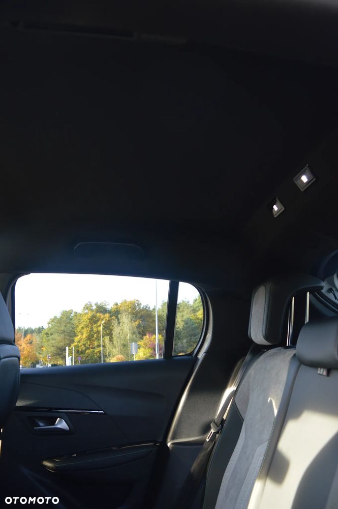 Peugeot 208 e-208 GT Line - 11