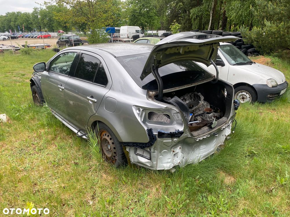 Suzuki Kizashi - 4