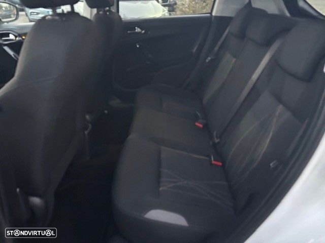 Peugeot 208 1.4 HDi SE Style - 9