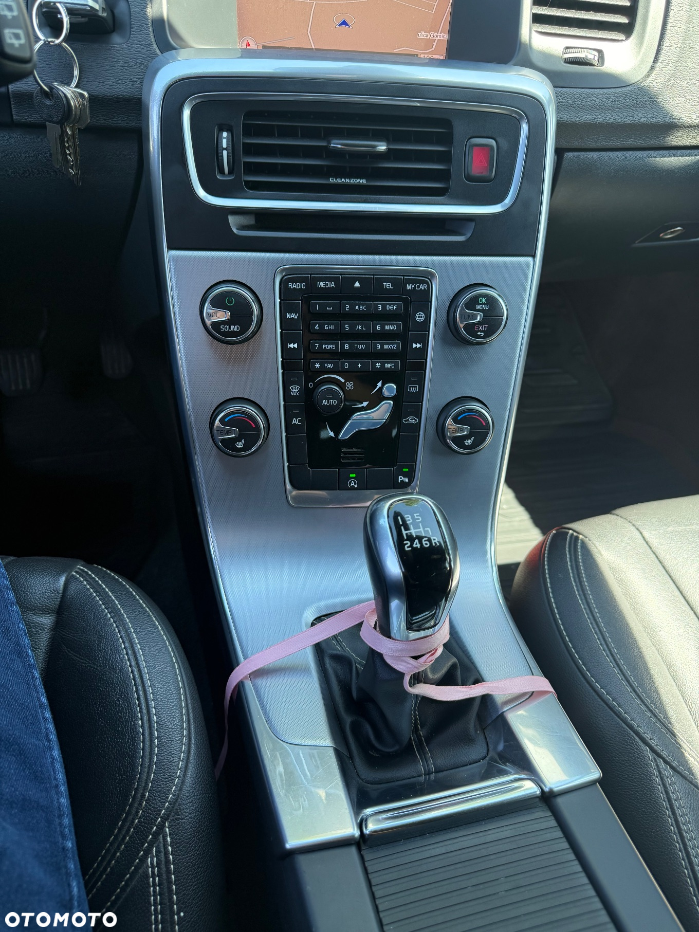 Volvo V60 D3 Drive-E Momentum - 14