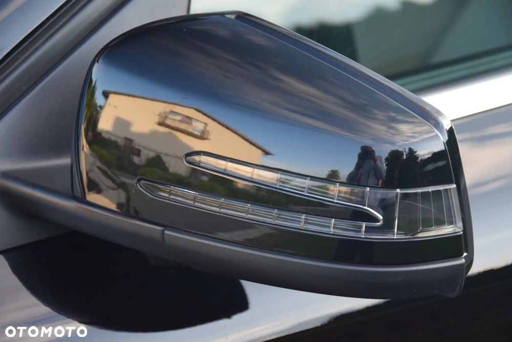 Mercedes-Benz GLA 200 7G-DCT Urban - 17