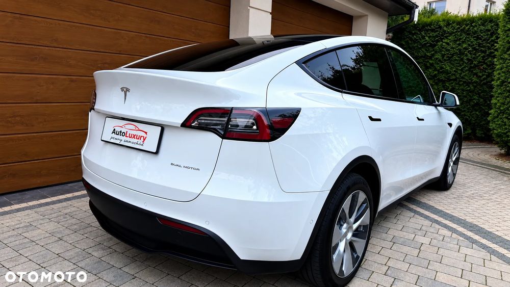 Tesla Model Y Long Range AWD - 7