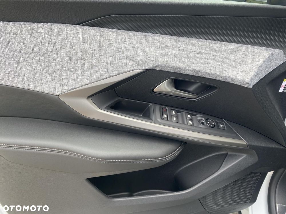 Peugeot 5008 1.2 PureTech mHEV Allure S&S e-DCS6 - 12