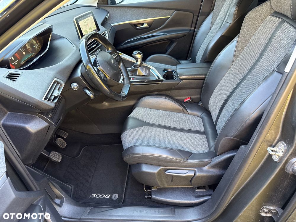 Peugeot 3008 1.6 BlueHDi Allure S&S - 16