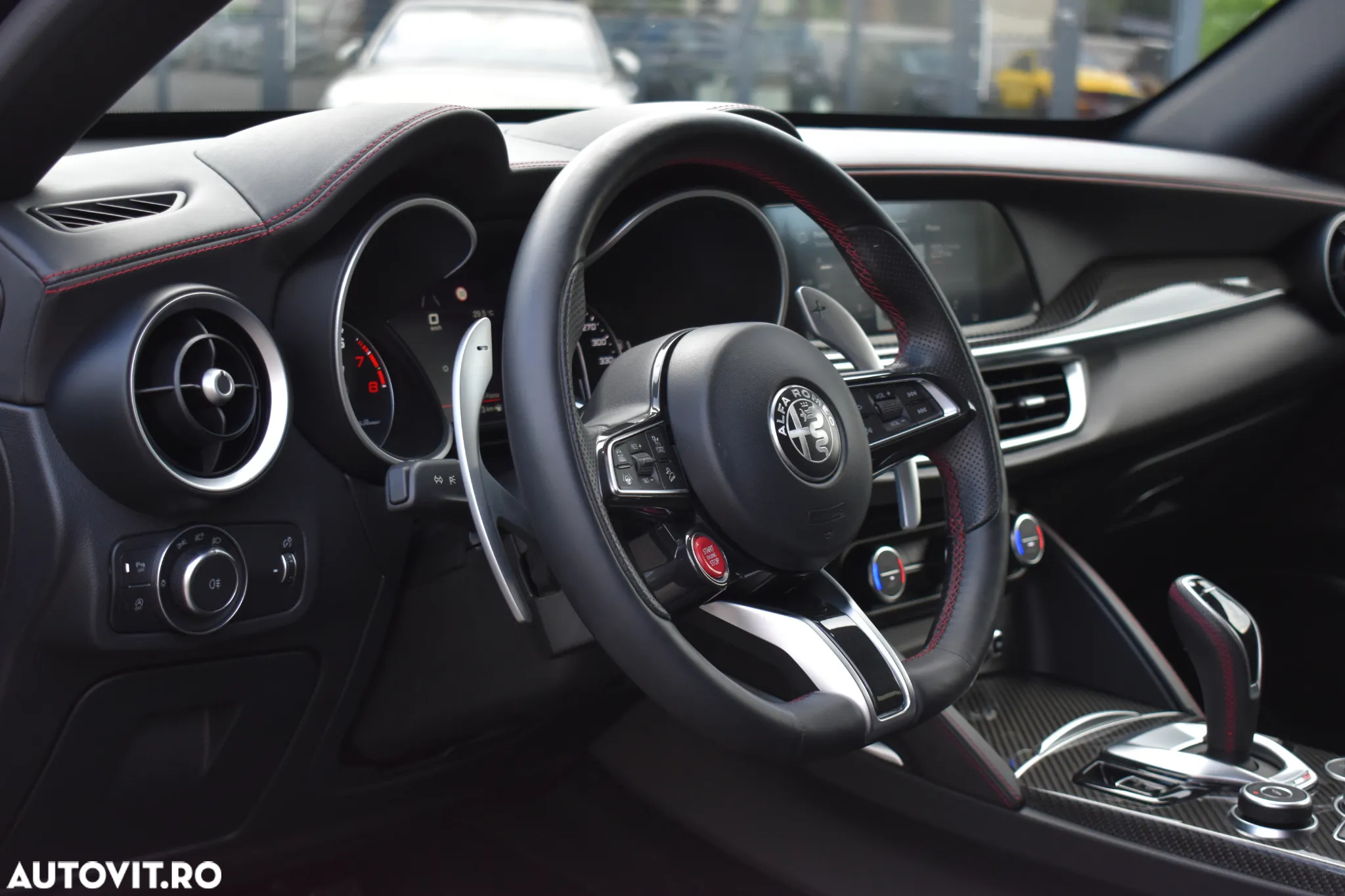 Alfa Romeo Stelvio V6 2.9 Bi-Turbo AT8-Q4 Quadrifoglio - 11