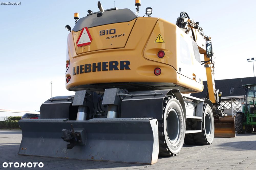 Liebherr A910 Compact Litronic - 6
