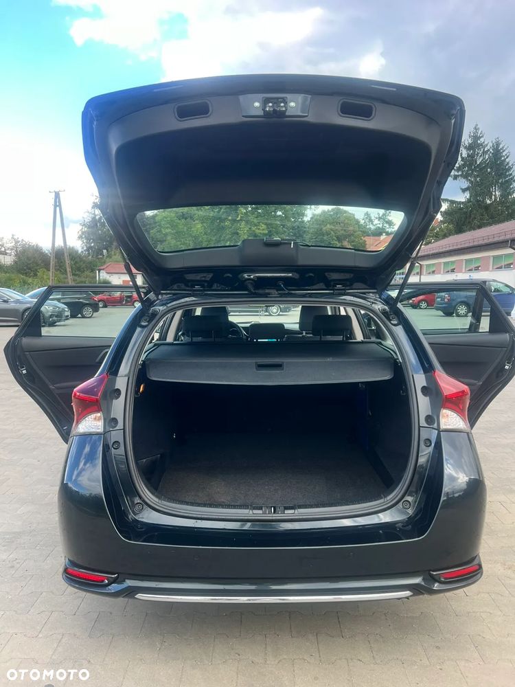 Toyota Auris 1.8 HSD Luna - 14